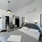 Santo Margarita Apartament Oia